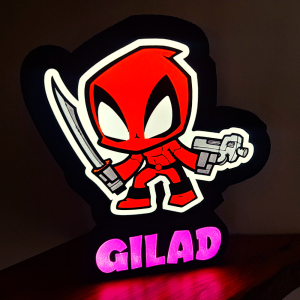 מנורת דדפול עם שם